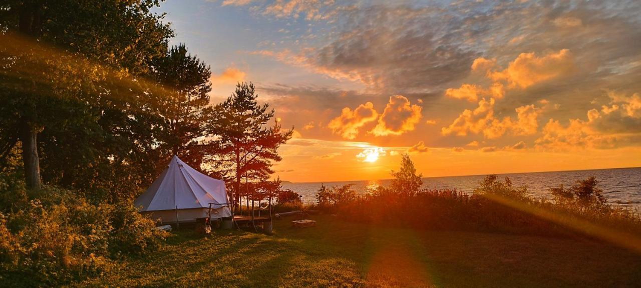 Mereaeaere Glamping Ja Rannamaja Liimala Esterno foto